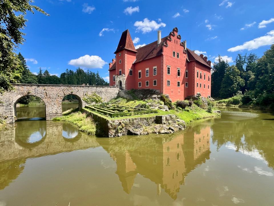 Zámek Červená Lhota - výlety v okolí Choustníka