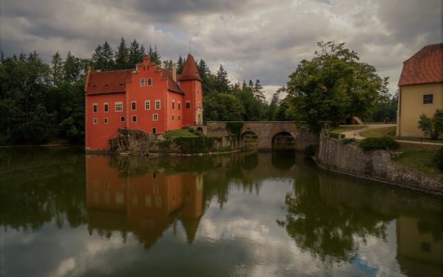 Zámek Červená Lhota